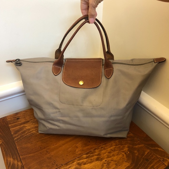 Longchamp Handbags - Longchamp Tan nylon tote
